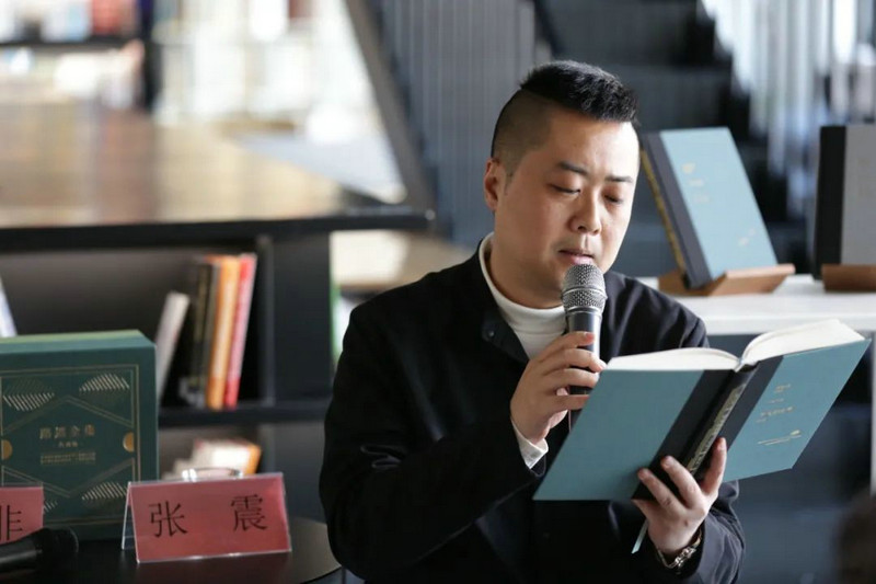 张震曾为黄晓明多部作品配音,演播《平凡的世界》播放量超2.9亿